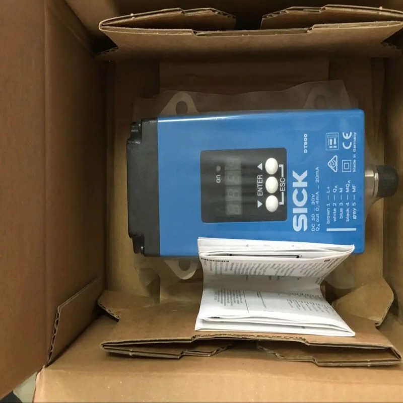 SICK DT500-A111 DISTANCE SENSO