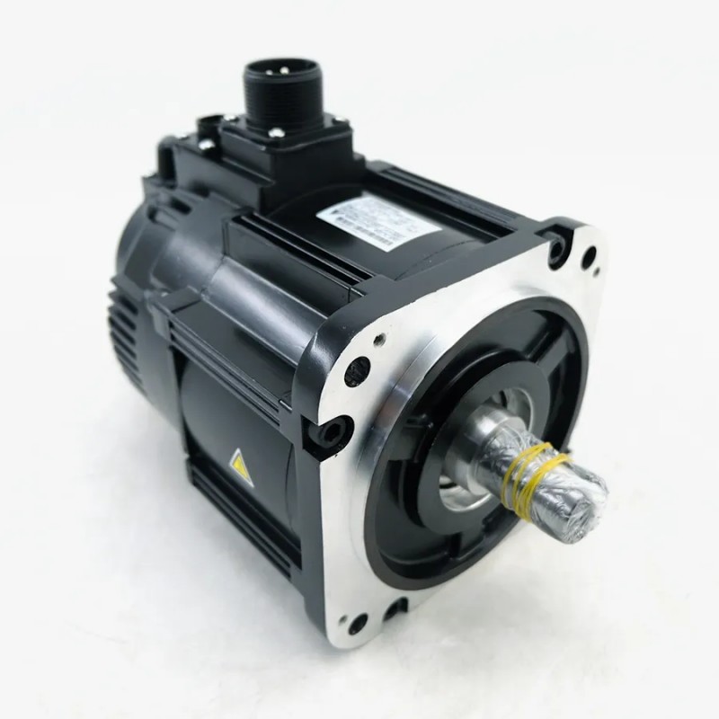 NEW Yaskawa Original 1300W Mot